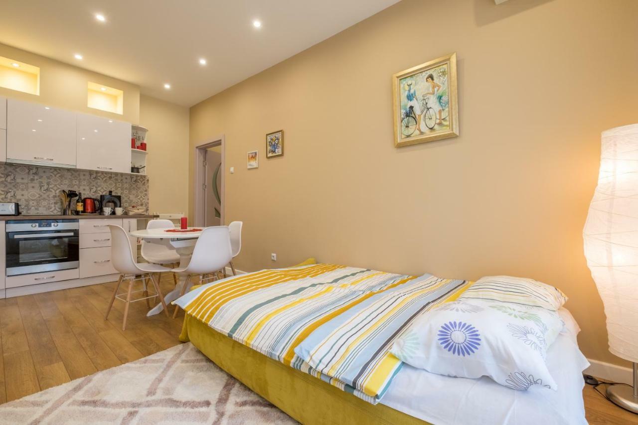 Modern 2 Bedroom Apartment Next To Vitosha Str. 索菲亞 外观 照片